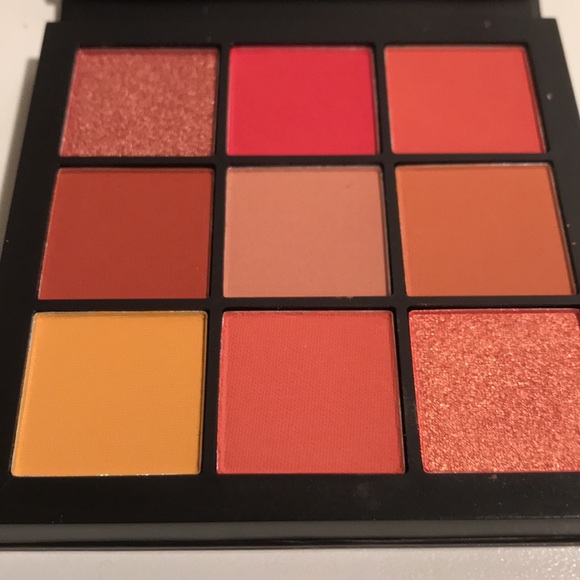Brand New Huda Beauty Coral Obsessions eyeshadow palette - Picture 3 of 5